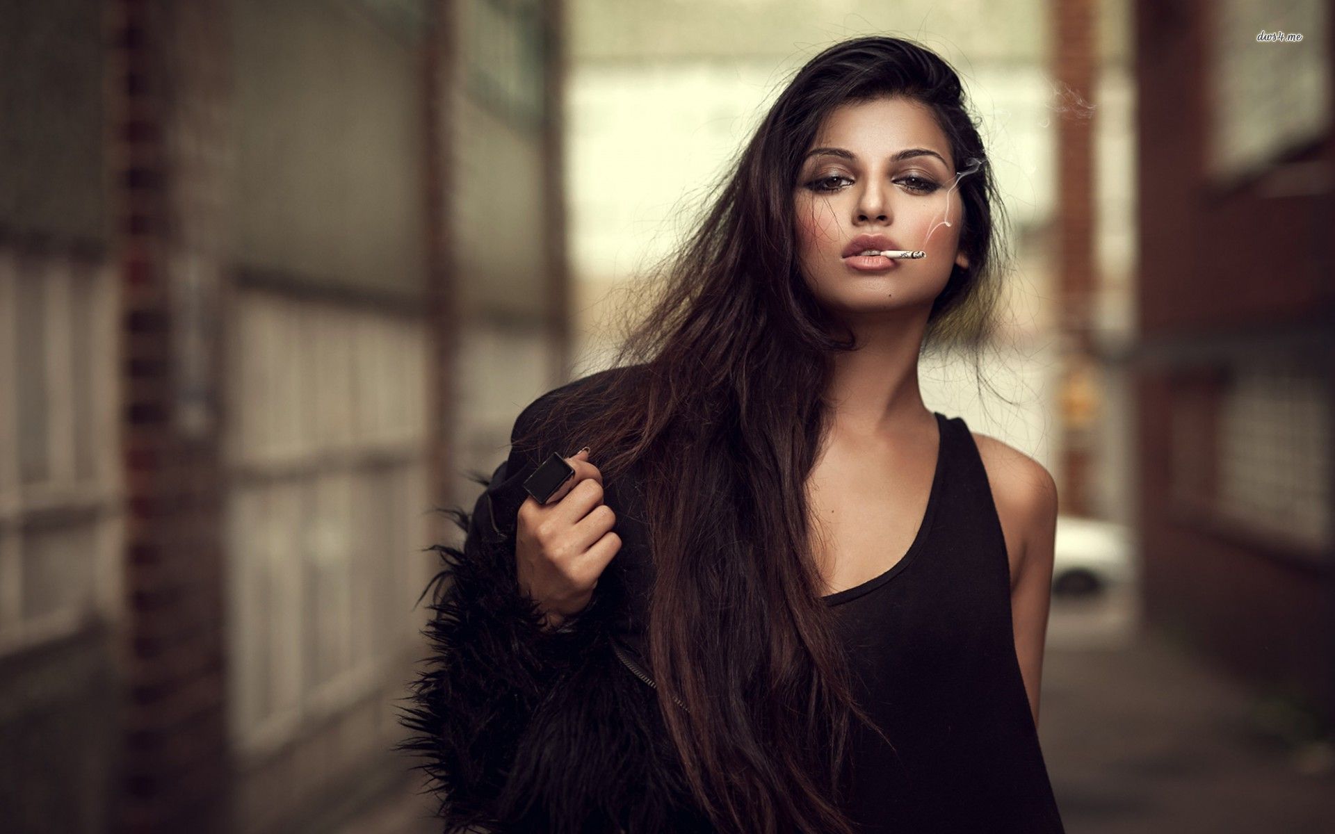 A playful frame from Sassy girls — online in Lomé