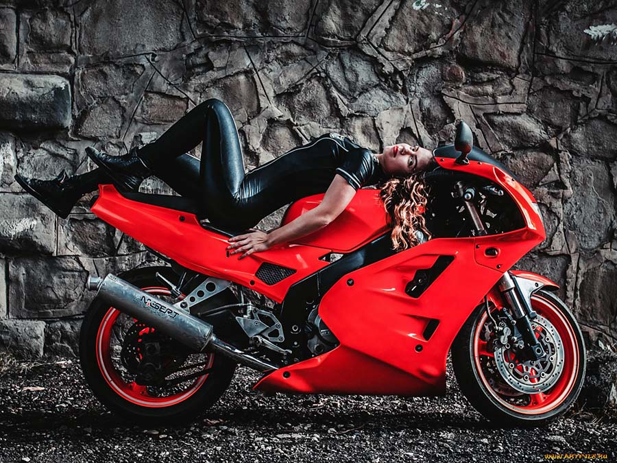 Beautiful girl Beautiful girls and motorcycles in Lomé