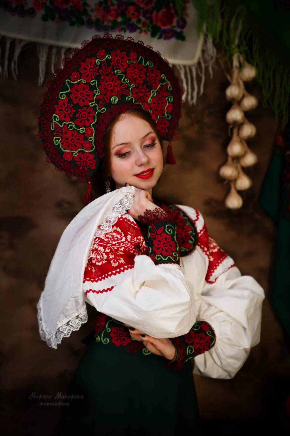 Take a pause and enjoy Women in Slavic costumes — streaming from Lomé